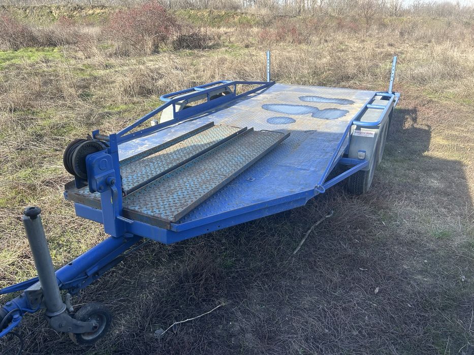 Inchiriez platforma auto