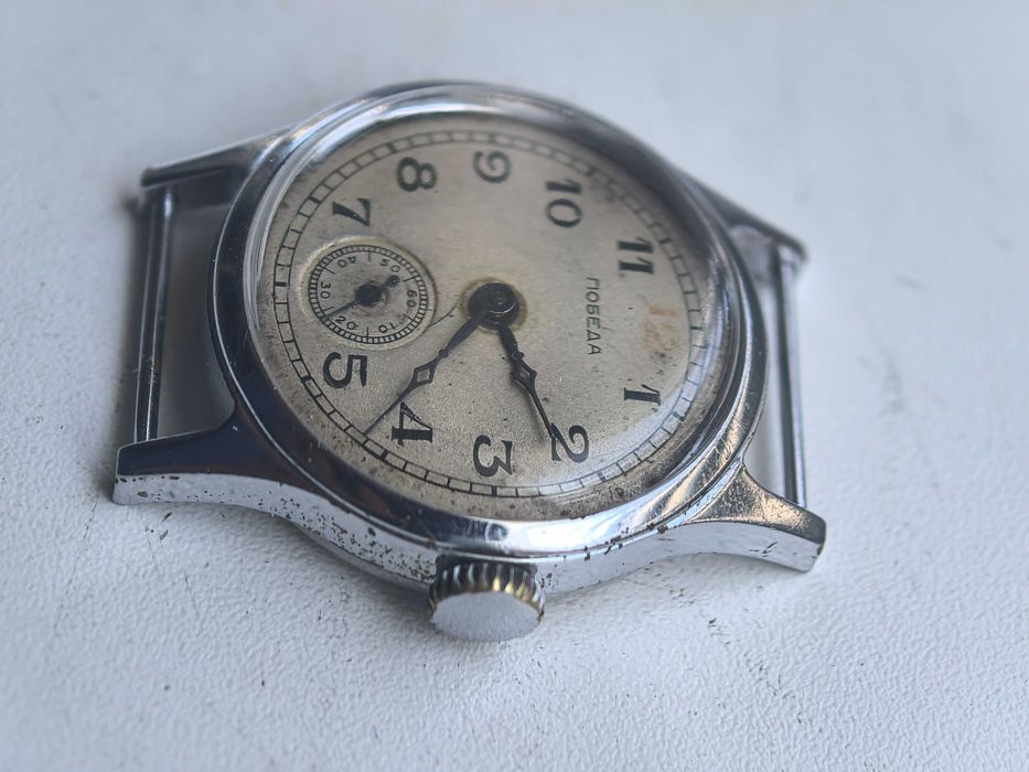 Победа с червено 12