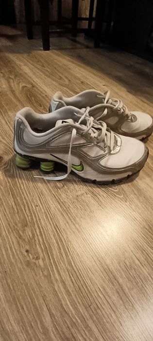 Маратонки NIKE 43