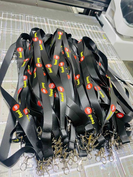 бейджики на лентах