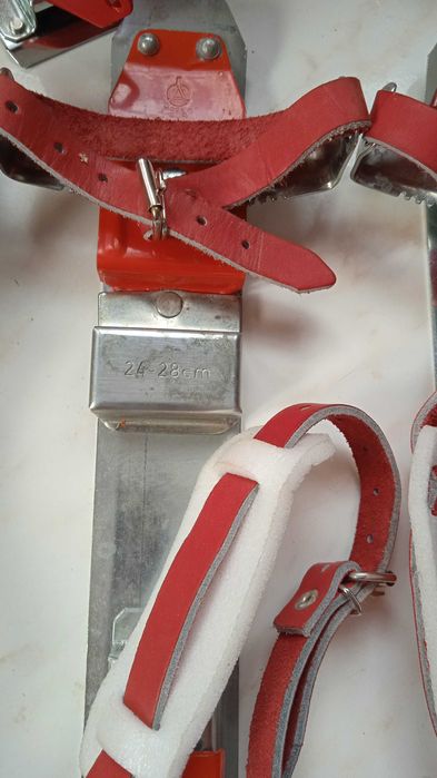 Мини ски, кънки за сняг и лед, снегоходки