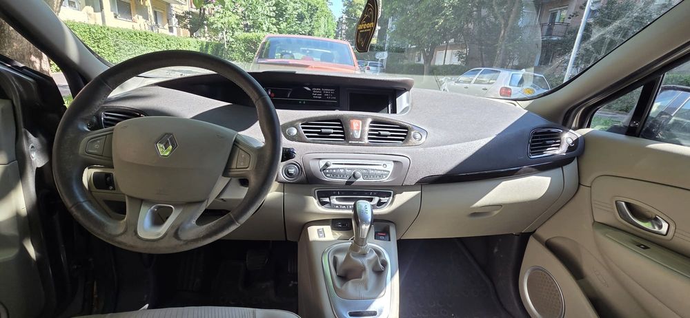 Vând Renault scenic