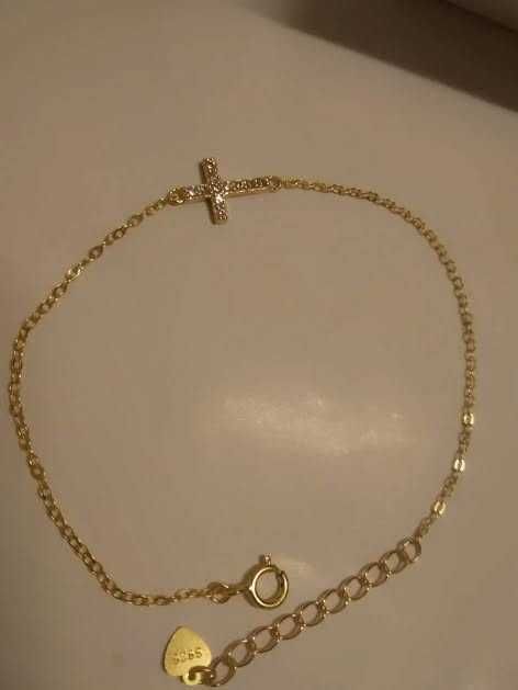 Bratara cruce argint,placat aur ,zirconiu,in cutie cadou