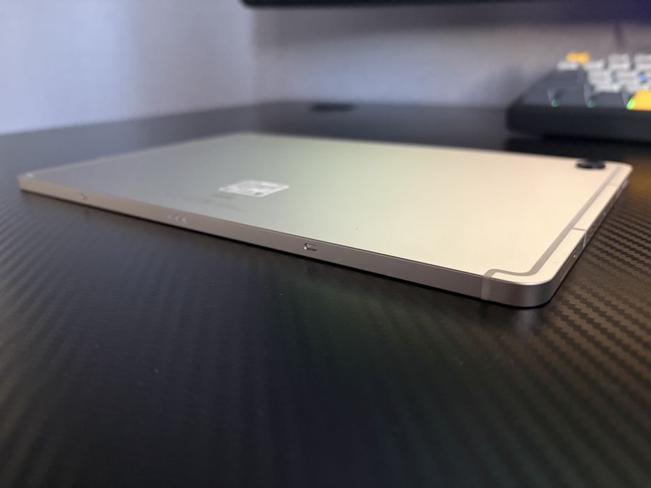 Планшет Samsung Tab S9 FE + стилус