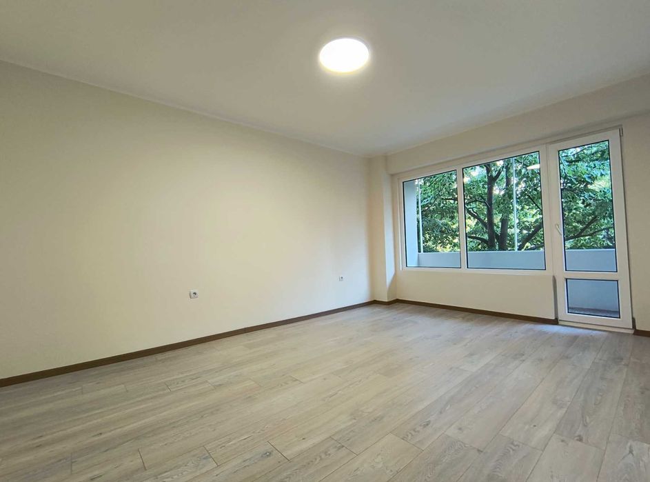 Продава се Тристаен апартамент в Русе, Възраждане - 80 кв.м за 1562 €/кв.м - Снимка #2