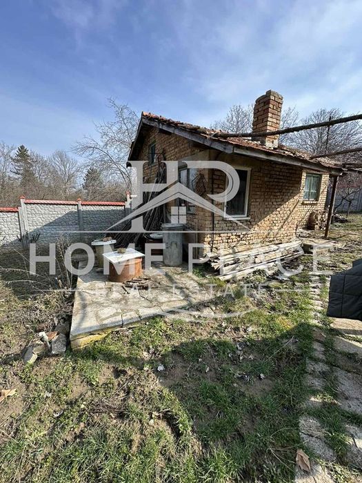 Парцел 1250 кв.м. с постройка в м-ст Боровец Север