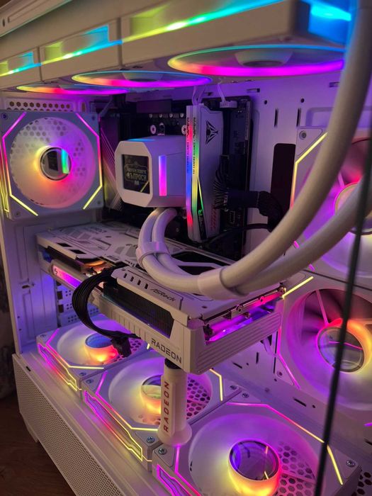 Компютър - /Asrock AM5 B650/Ryzen 5 7600/RX 9060 XT 16GB/32GB DDR5 6600MHz/2TB nVme/750W Gold Modular/