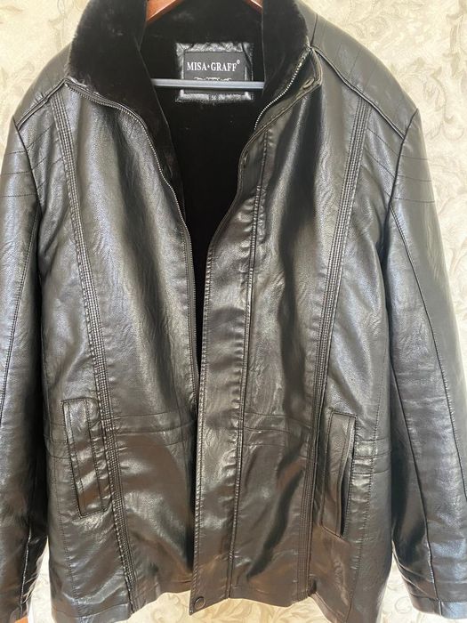 Куртка кожанная.