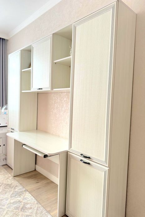 Продам шкаф со столом