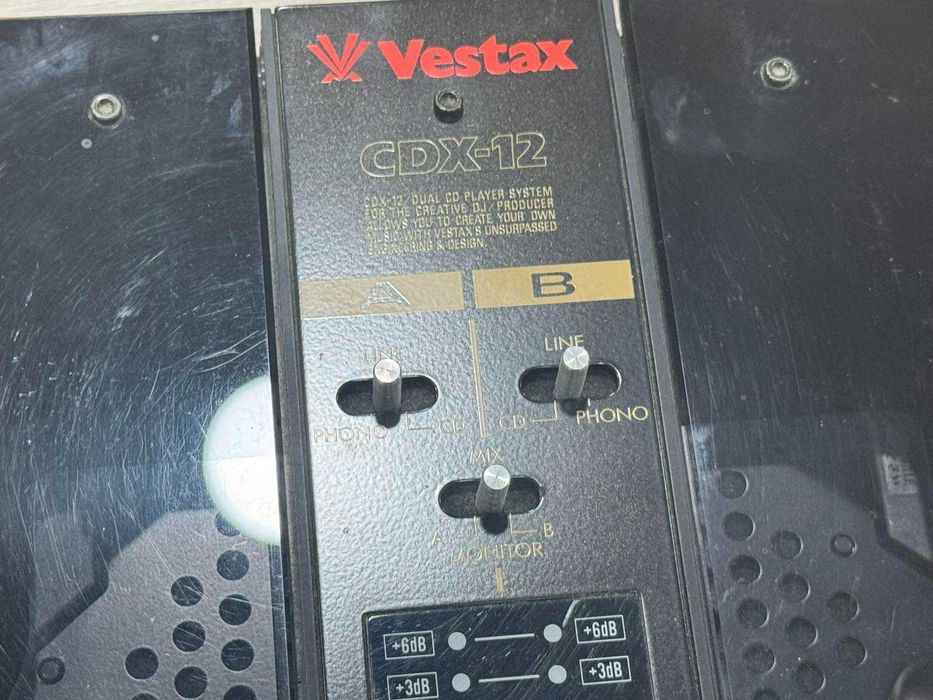 Vestax CDX-12 – Професионален DJ CD плейър