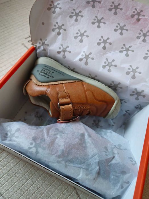 Нови обувки Biomecanics номер 20, вкл. и за прохождане