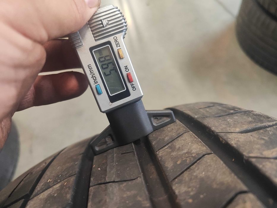 2бр.летни гуми 235/35/19 Pirelli