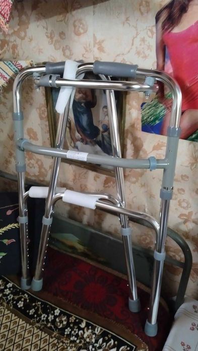 Инвалиден стол и принадлежности