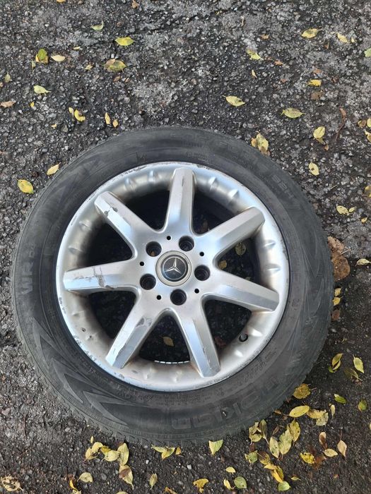 Оригинални джанти  Mercedes 16 цола с 2 зимни и 2 летни гуми като нови