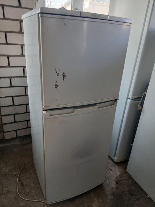 Продаю холодильник Бирюса в нормальном состоянии с доставкой до дома.