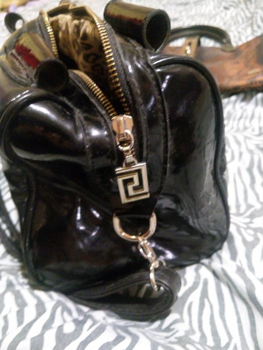 Екстравагантни дамски чанти.