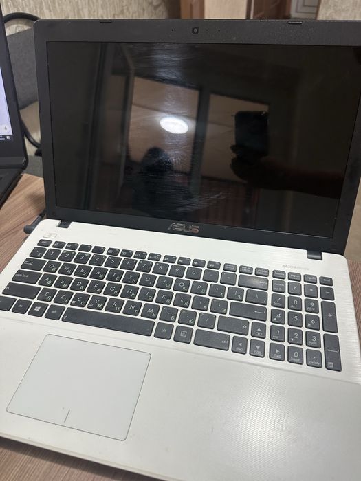 Ноутбук Asus робочий