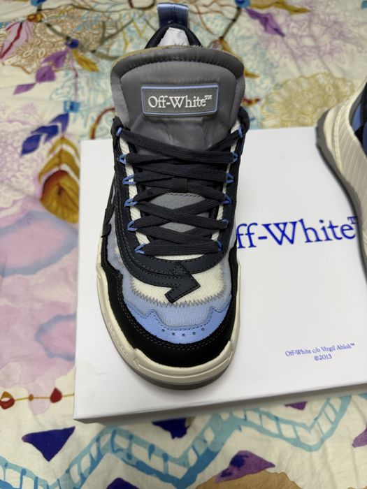 Adidasi off white odsy 1000