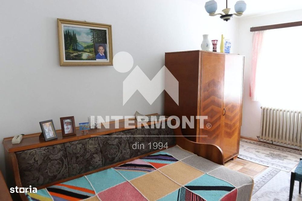 Apartament de vânzare Sinaia – 3 camere decomandate |76 mp | Parter