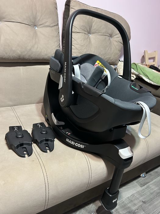 Scoica Auto MAXI-Cosi Pebble 360+adaptori pentru carut