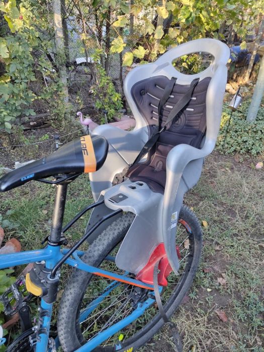 Столче за колело + детска  каска XS 44-50см