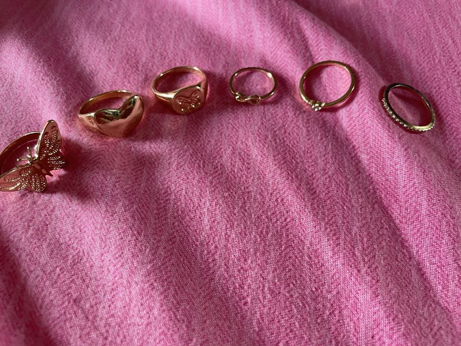 Лот пръстени в сребристо и златисто