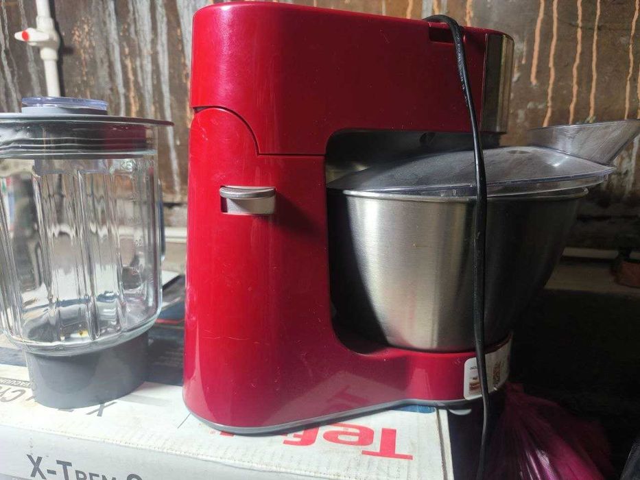 BLENDER KENWOOD (замес теста)