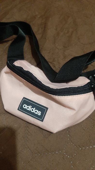 Чантичка на Адидас,  за момиче.