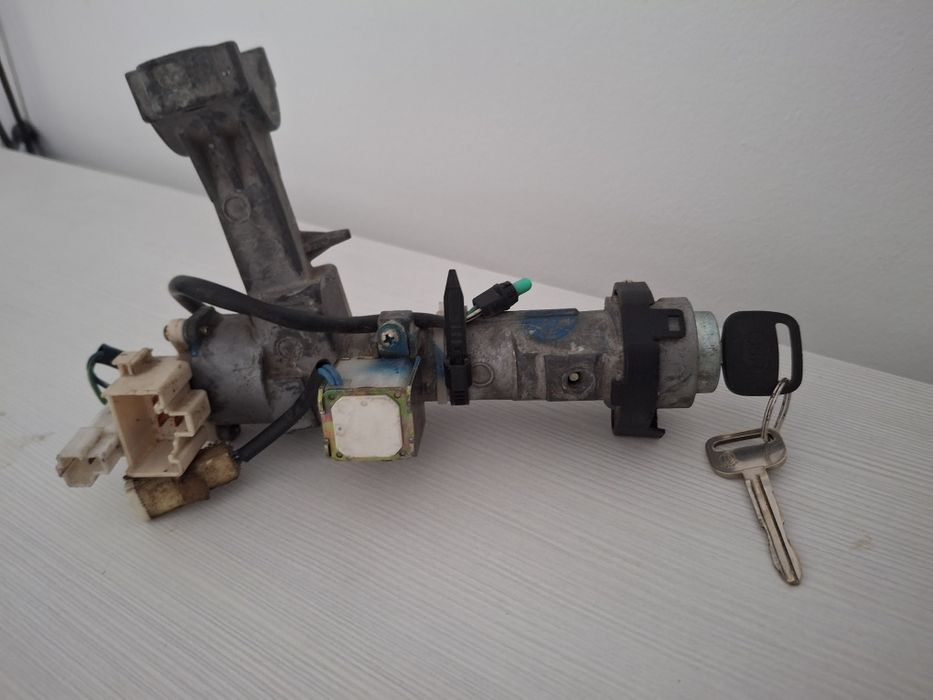 Замок зажигания Тайота камри, аволон и т.д