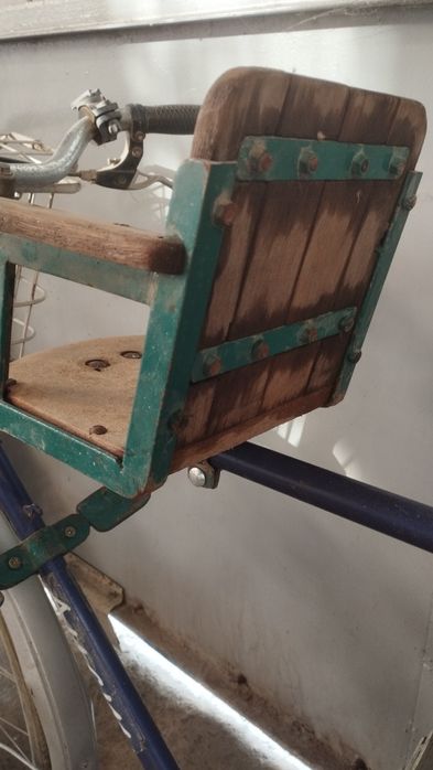 Удобное, качественное сиденье для перевозки ребенка, с подставкой для