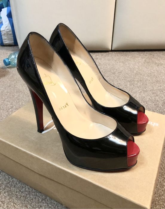 Pantofi cu toc Louboutin