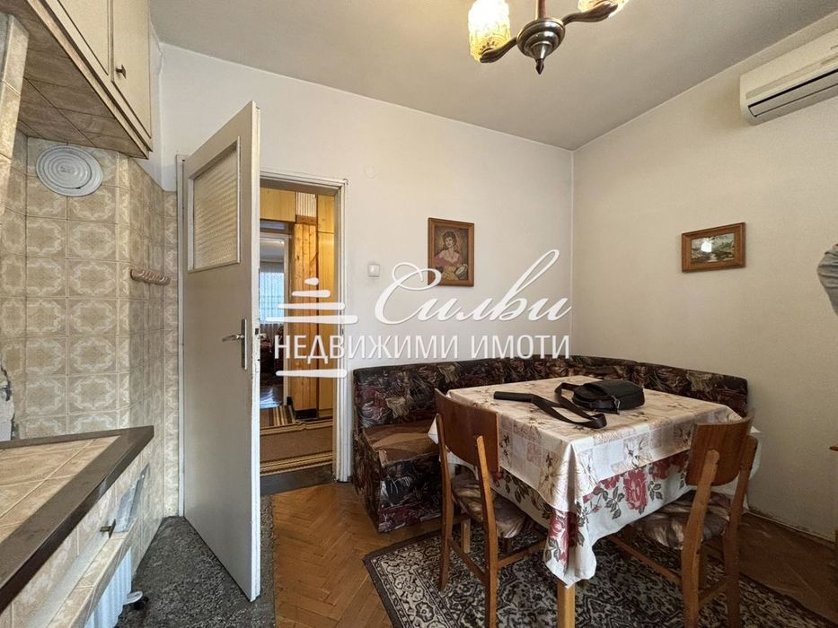 Продава се Четиристаен апартамент в Шумен, Болницата - 100 кв.м за 842 €/кв.м - Снимка #4