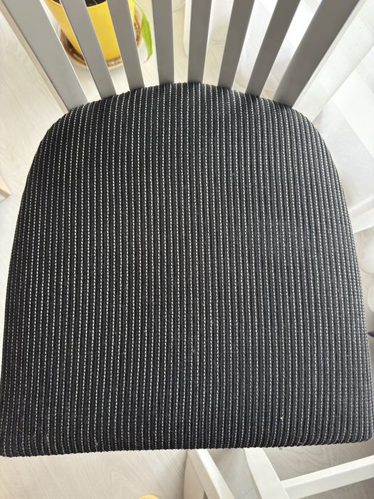 Стол за трапезария