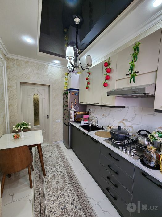 Продаётся 2х Комнатная квартира по адресу Рудакий "Красный Дом"
