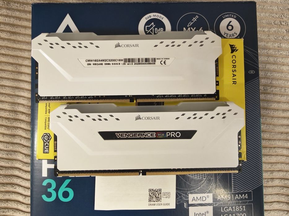 Memorie RAM Corsair Vengeance RGB Pro DDR4 16gb 3200mhz (2x 8gb White) alb