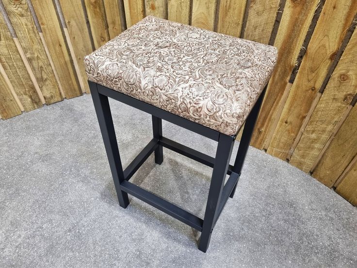 Taburetki myahkiy loft