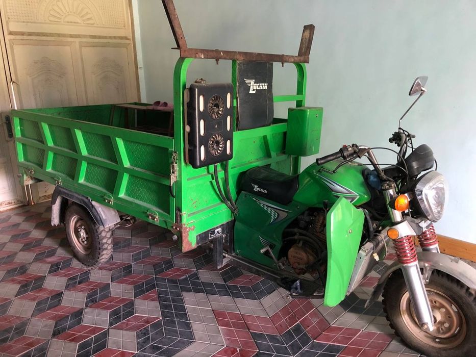 Lochin motosikl sotiladi