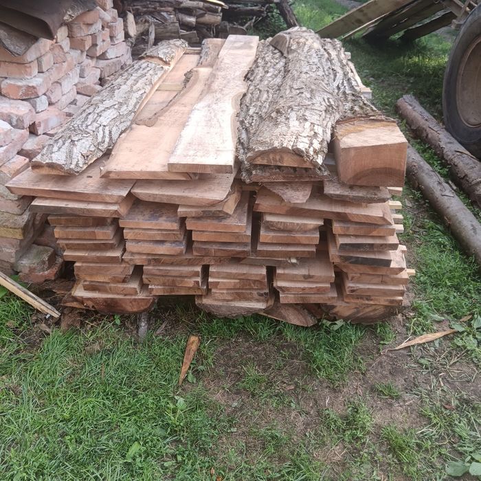 Scândură de nuc uscata