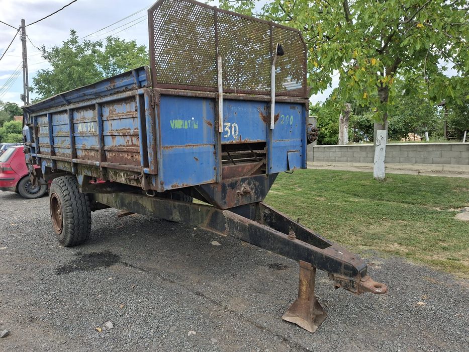 Mig de împrăștiat gunoi