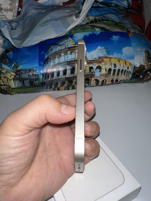 iPhone 13 идеальный продам