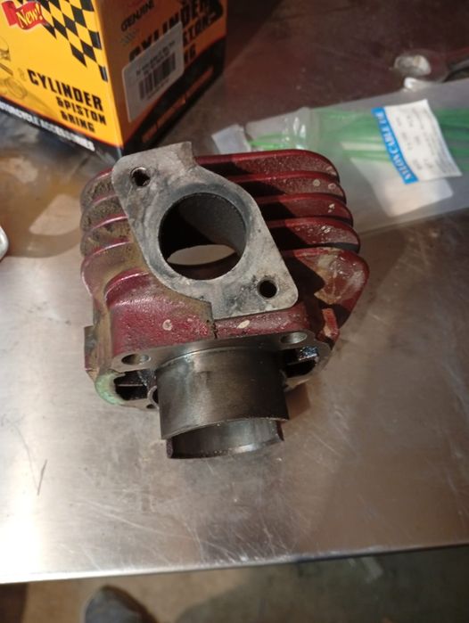 Repar scutere benzină sau electrice  inclusiv carene sau vopsire.