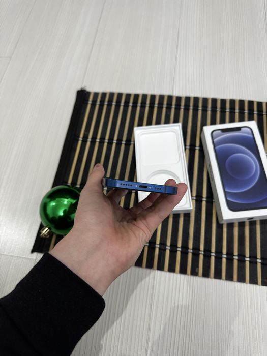 Продам айфон 12 iphone 12