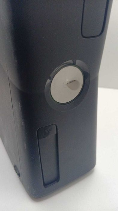 Consola XBOX 360 S 4GB - SN 465503511605 (010)