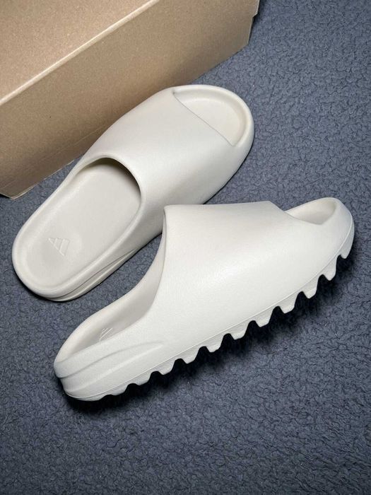 Papuci Sport Yeezy Slide Bone Adidas Bej Papuci Yeezy - Livrare Verificare