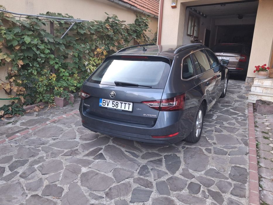 Vând Skoda Superb Combi 2.0 TDI (150 CP)
An 2016  |  Unic proprietar în RO  |  Preț: 9.900 EUR (negociabil)