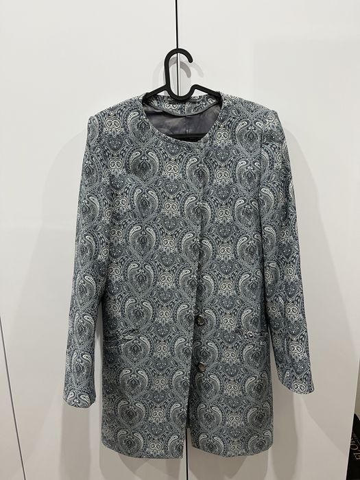 Продам ветровку, и плащ