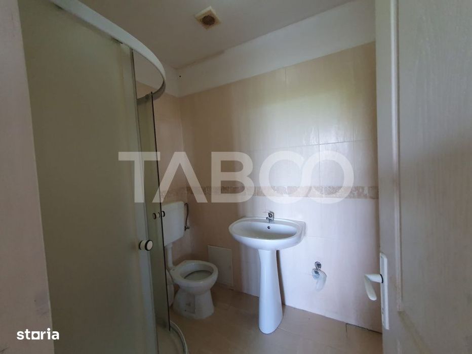 Apartament 3 camere decomandat 80 mp +  balcon cu scara interioara