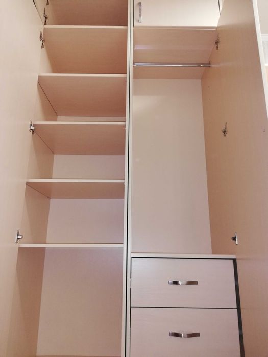 Компактный вещевой шкаф