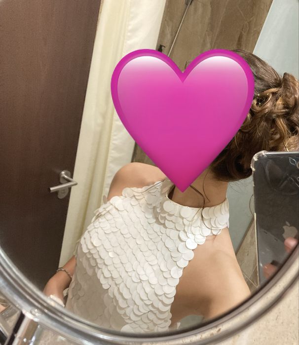 Бяла рокля с пайети с гол гръб на Asos