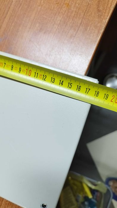 Кутия метална за кабели или комуникации 16/18/3см бяла